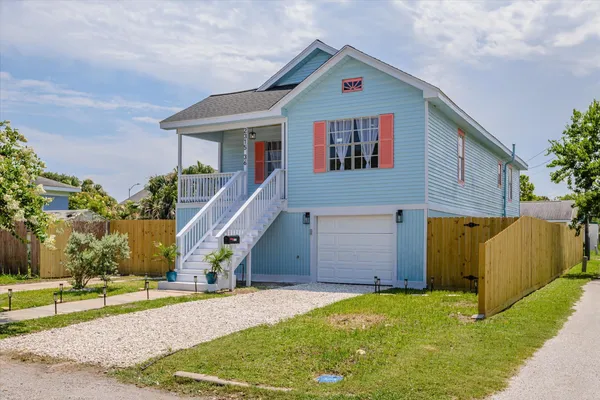 $2,500 | 2315 36th Street, Galveston, TX 77550