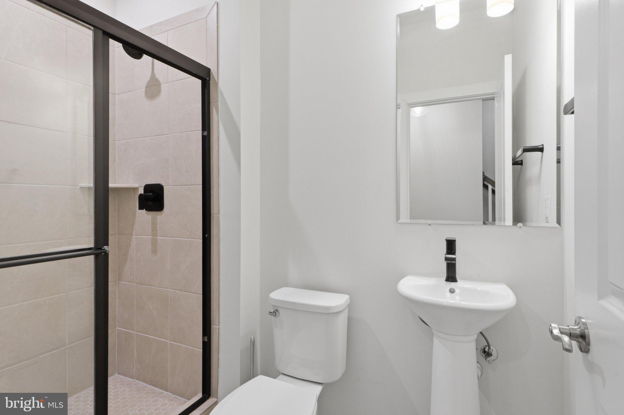 2252 South Glebe Road Arlington, VA 22204 - Photo 4 of 45