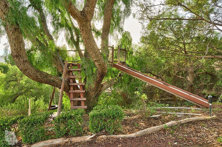 11675 Barranca Road Camarillo, CA 93012 - Photo 16 of 19 a view of a yard from a balcony