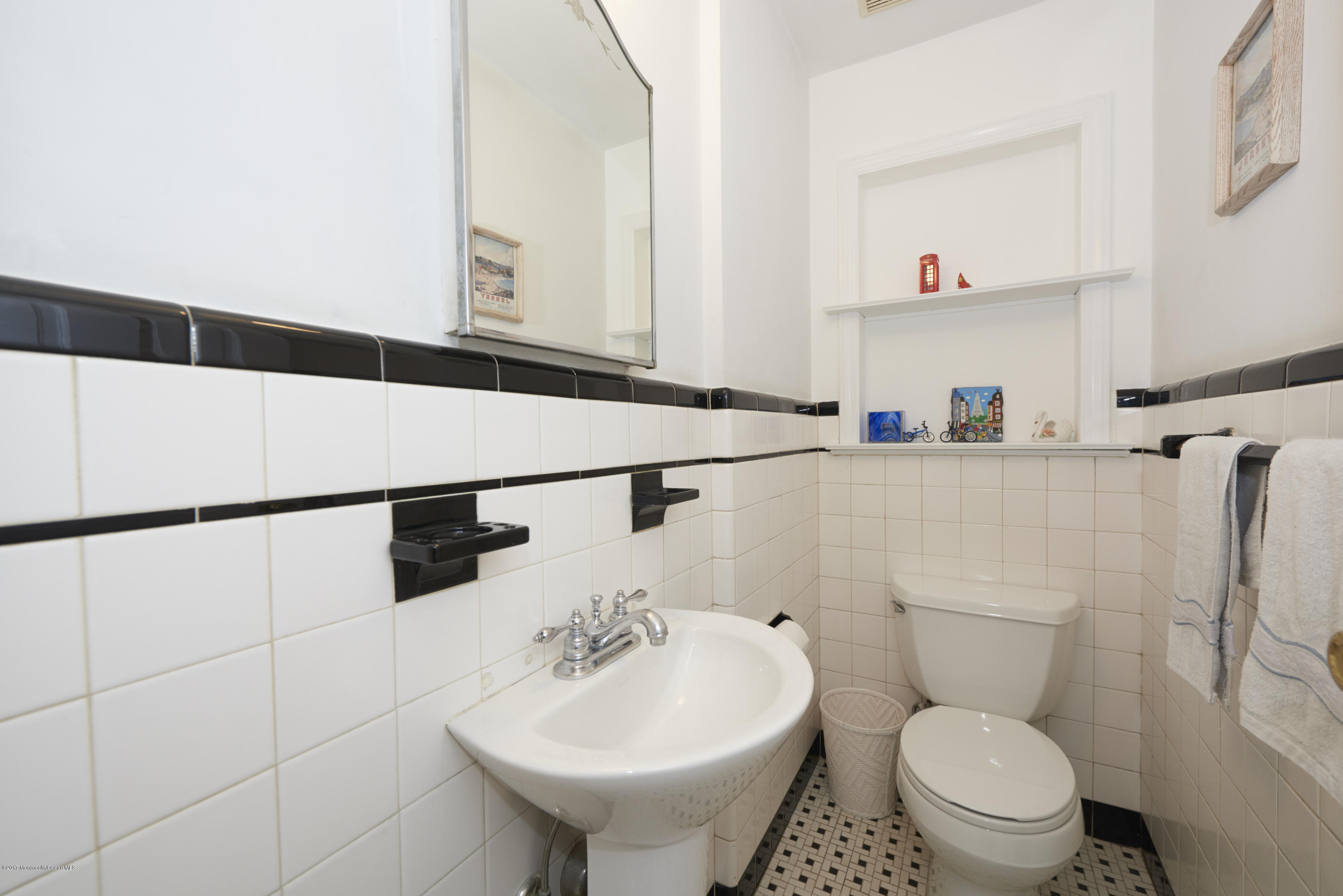 39 Garden Road Shrewsbury, NJ 07702 - Photo 13 of 30 BAP_8895