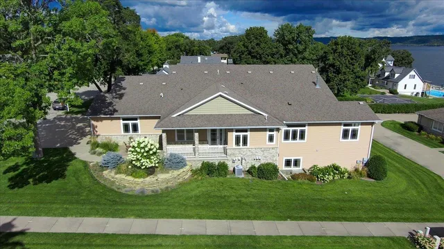 $750,000 | 1329 South Oak Street, Lake City, MN 55041