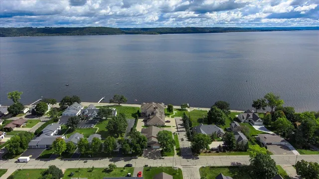 $750,000 | 1329 South Oak Street, Lake City, MN 55041