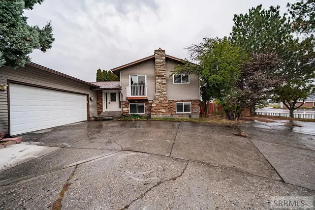 $370,000 | 130 Hatch Idaho Falls, Idaho Falls, ID 83401