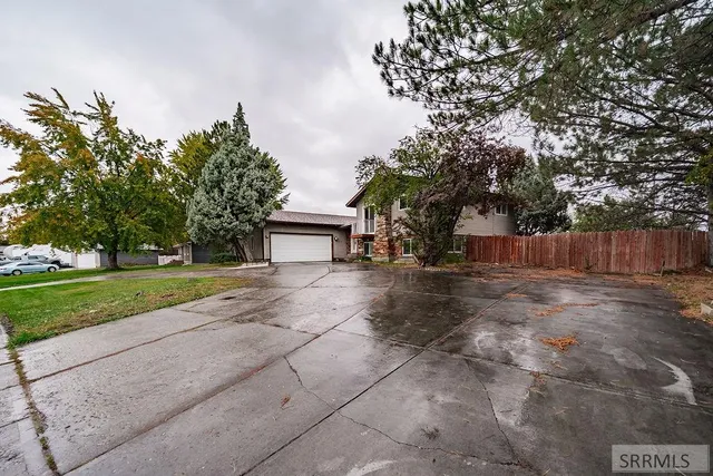 $370,000 | 130 Hatch Idaho Falls, Idaho Falls, ID 83401