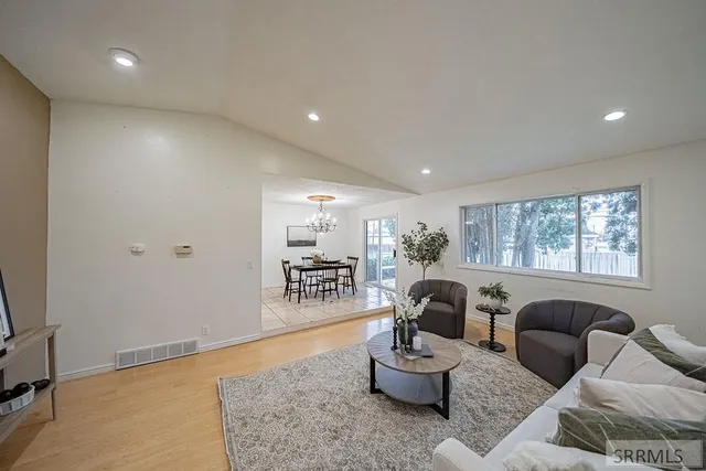 $370,000 | 130 Hatch Idaho Falls, Idaho Falls, ID 83401