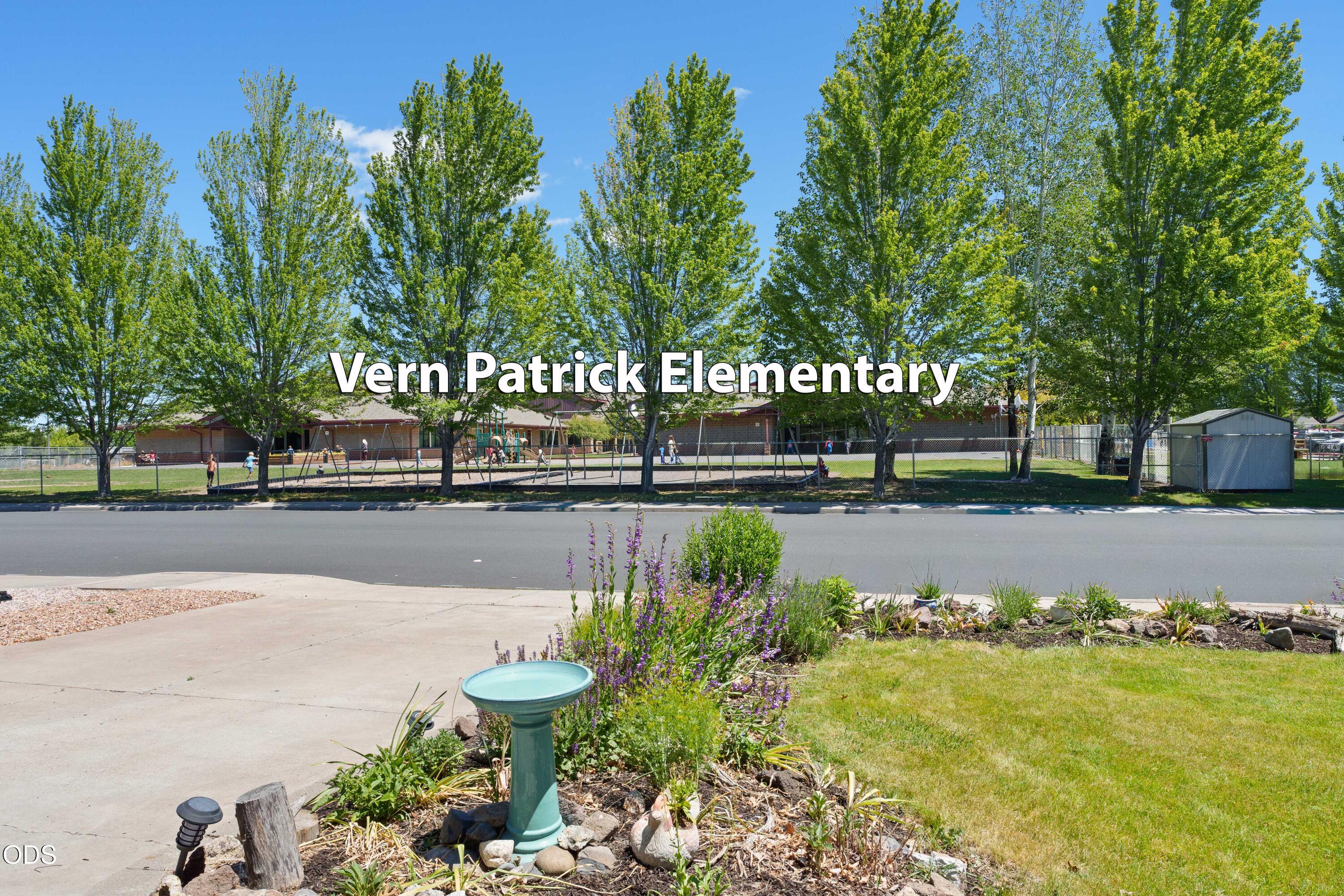 1425 Southwest 31st Street Redmond, OR 97756 - Photo 22 of 29