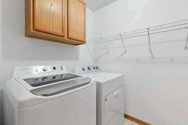 $264,500 | 1071 Alexandria Drive, Unit 1071, Sycamore, IL 60178