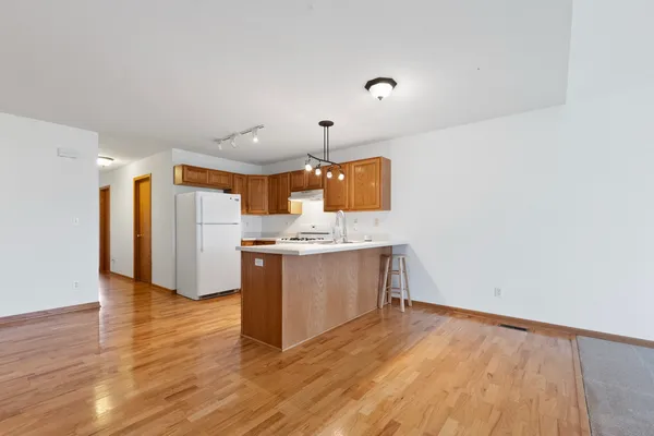 $264,500 | 1071 Alexandria Drive, Unit 1071, Sycamore, IL 60178