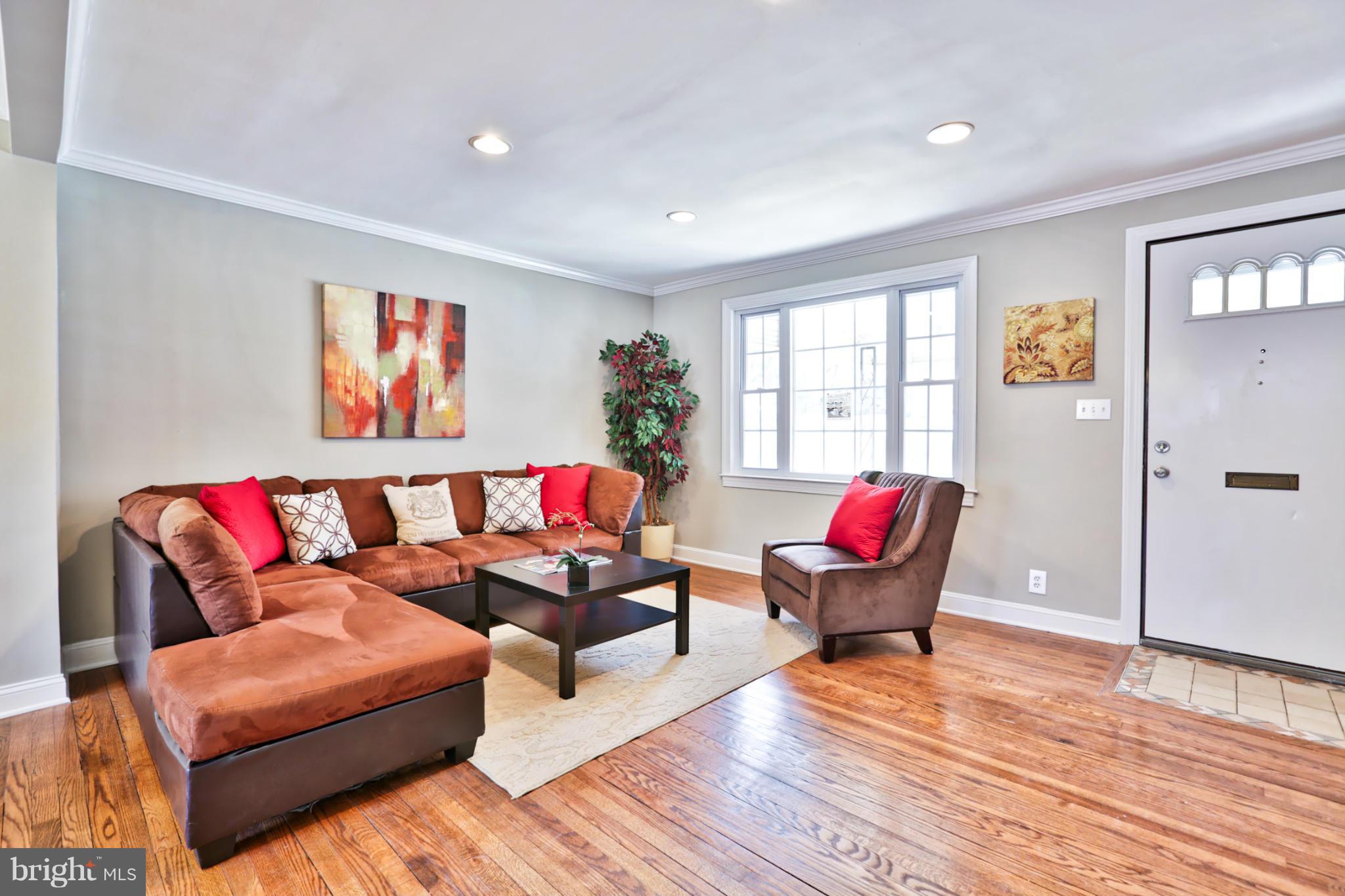 412 Random Road Baltimore, MD 21229 - Photo 3 of 27 Bright