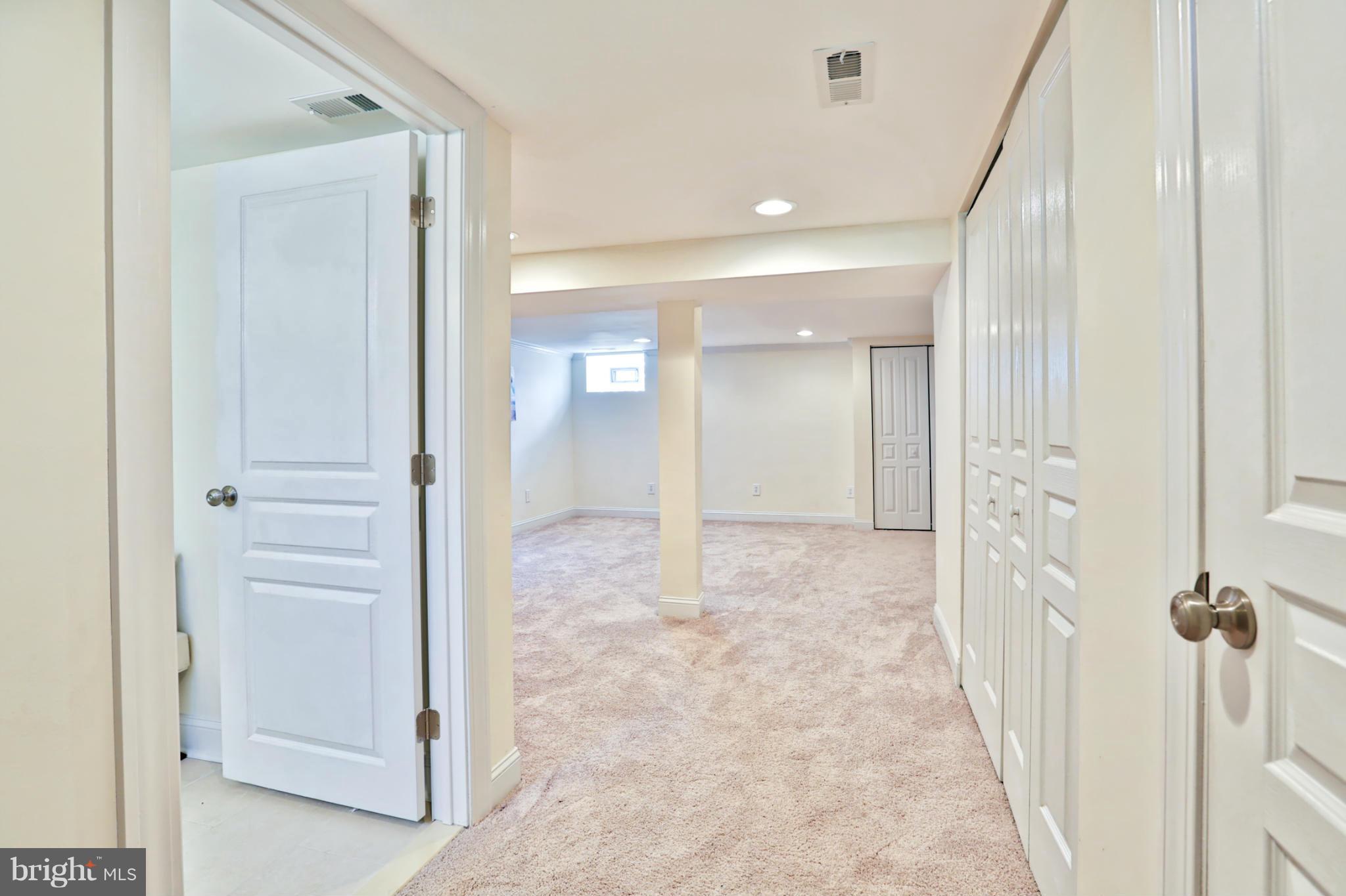 412 Random Road Baltimore, MD 21229 - Photo 20 of 27 Plush Wall to Wall Carpet