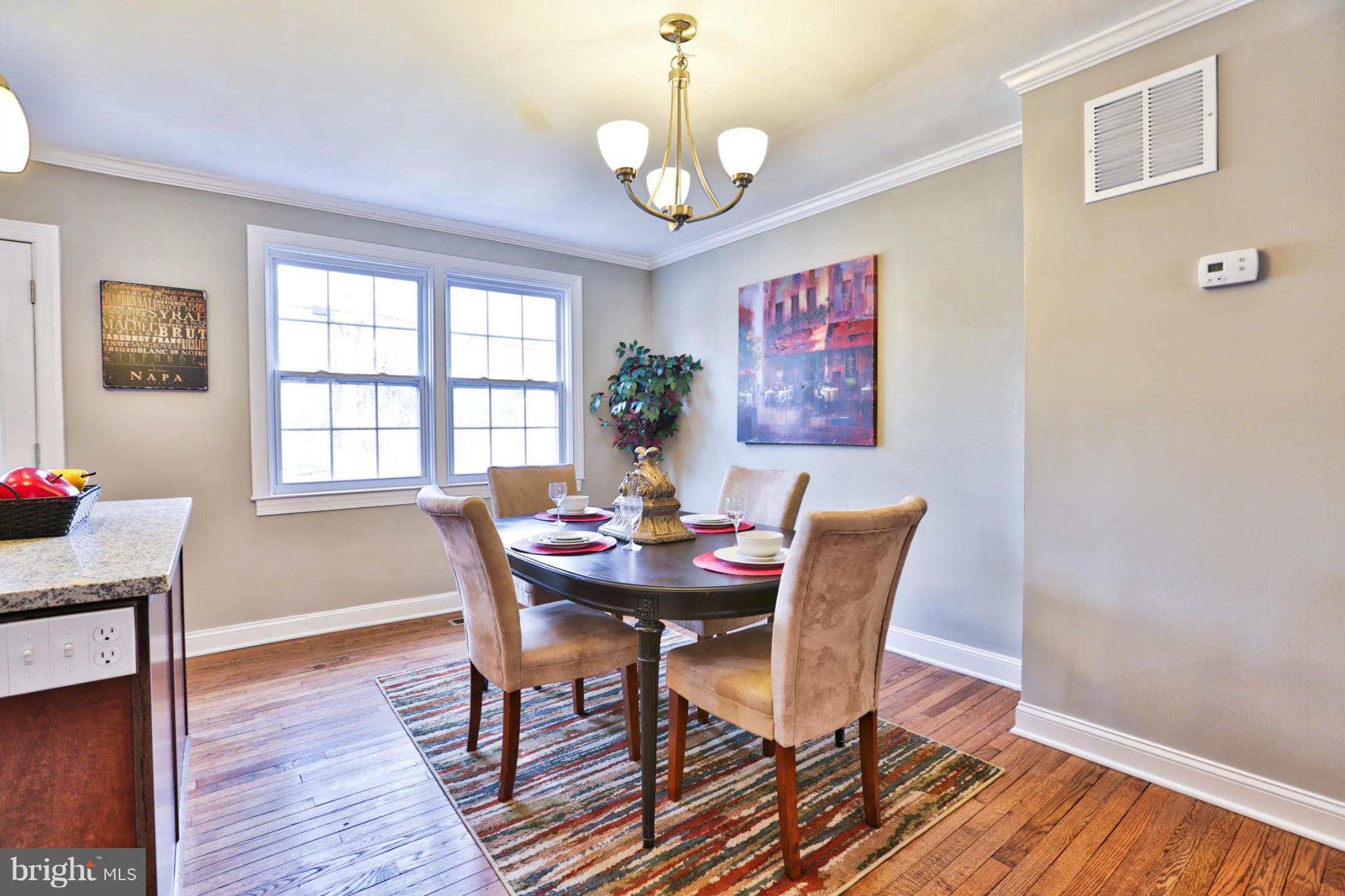 412 Random Road Baltimore, MD 21229 - Photo 6 of 27 Gorgeous Dinning Area