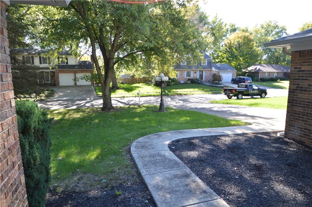 916 Ralston Road Indianapolis, IN 46217 - Photo 4 of 30 Gallery Image 4