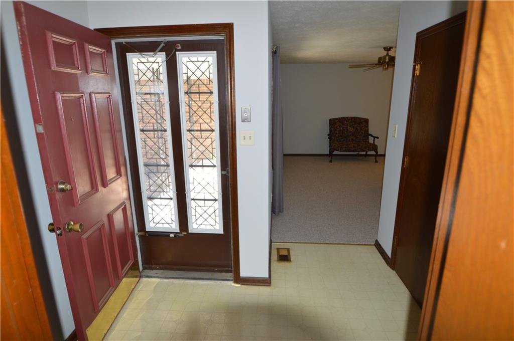 916 Ralston Road Indianapolis, IN 46217 - Photo 5 of 30 Gallery Image 5
