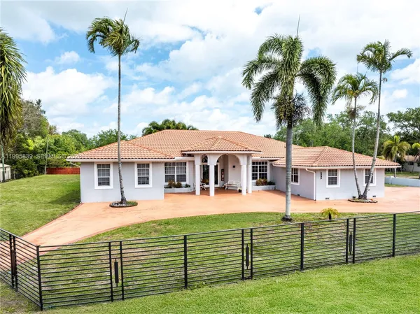 $2,900,000 | 5303 Southwest 111th Terrace, Davie, FL 33328