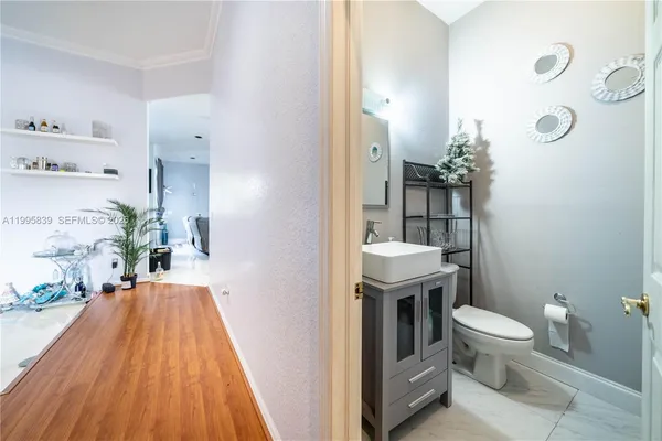 $2,900,000 | 5303 Southwest 111th Terrace, Davie, FL 33328
