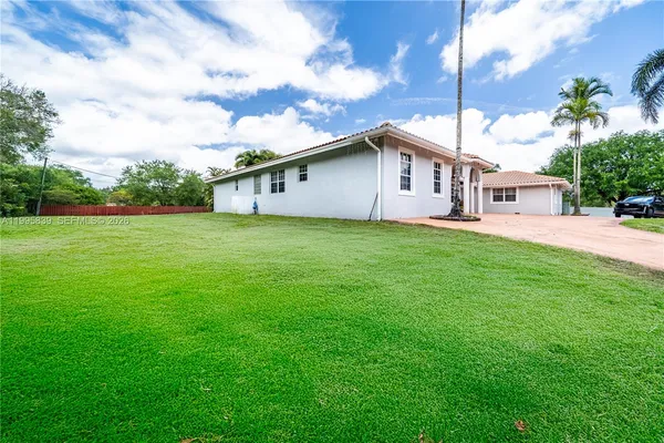 $2,900,000 | 5303 Southwest 111th Terrace, Davie, FL 33328