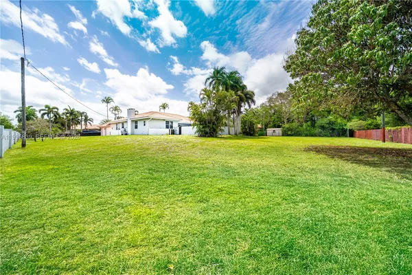 $2,900,000 | 5303 Southwest 111th Terrace, Davie, FL 33328