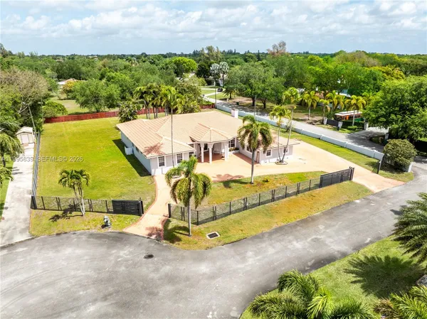 $2,900,000 | 5303 Southwest 111th Terrace, Davie, FL 33328