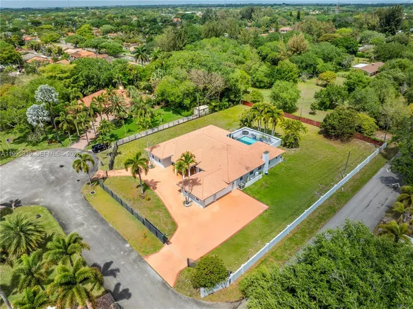 $2,900,000 | 5303 Southwest 111th Terrace, Davie, FL 33328