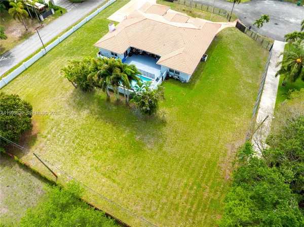 $2,900,000 | 5303 Southwest 111th Terrace, Davie, FL 33328