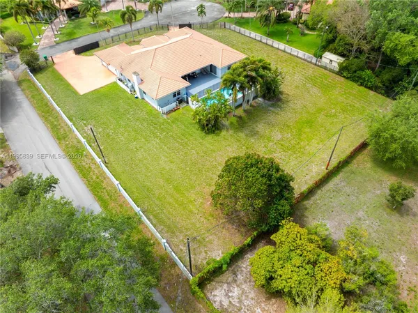 $2,900,000 | 5303 Southwest 111th Terrace, Davie, FL 33328