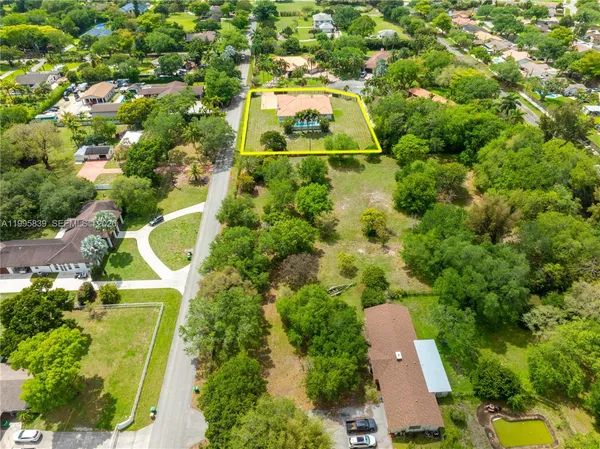 $2,900,000 | 5303 Southwest 111th Terrace, Davie, FL 33328
