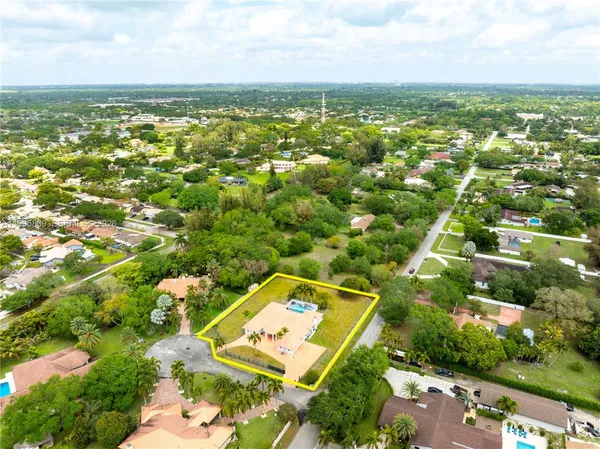 $2,900,000 | 5303 Southwest 111th Terrace, Davie, FL 33328