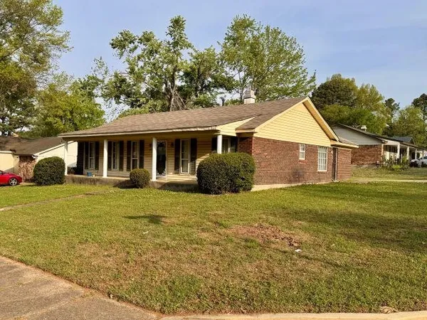 $1,425 | 3084 Greenbranch Drive, Memphis, TN 38118