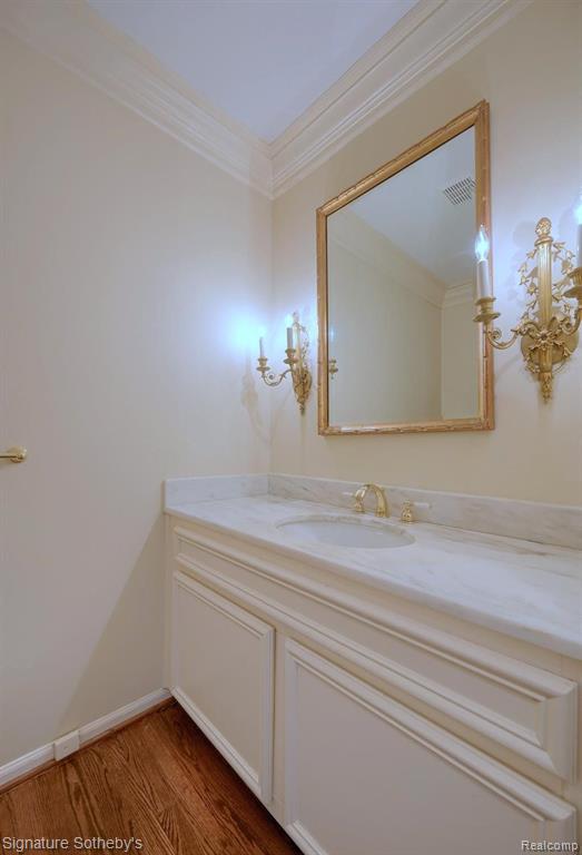 1875 Pine Ridge Lane Bloomfield Hills, MI 48302 - Photo 18 of 40