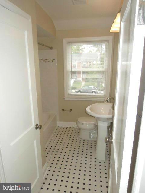 1357 Stonewood Road Baltimore, MD 21239 - Photo 18 of 29 Bath