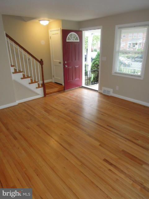 1357 Stonewood Road Baltimore, MD 21239 - Photo 8 of 29 Living Room