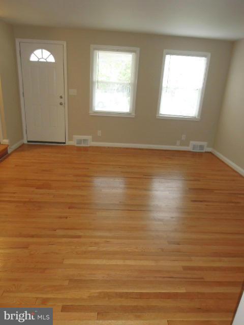 1357 Stonewood Road Baltimore, MD 21239 - Photo 9 of 29 Living Room