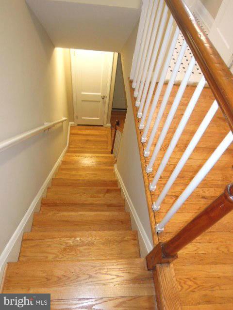 1357 Stonewood Road Baltimore, MD 21239 - Photo 10 of 29 Gleaming Hardwood Floors