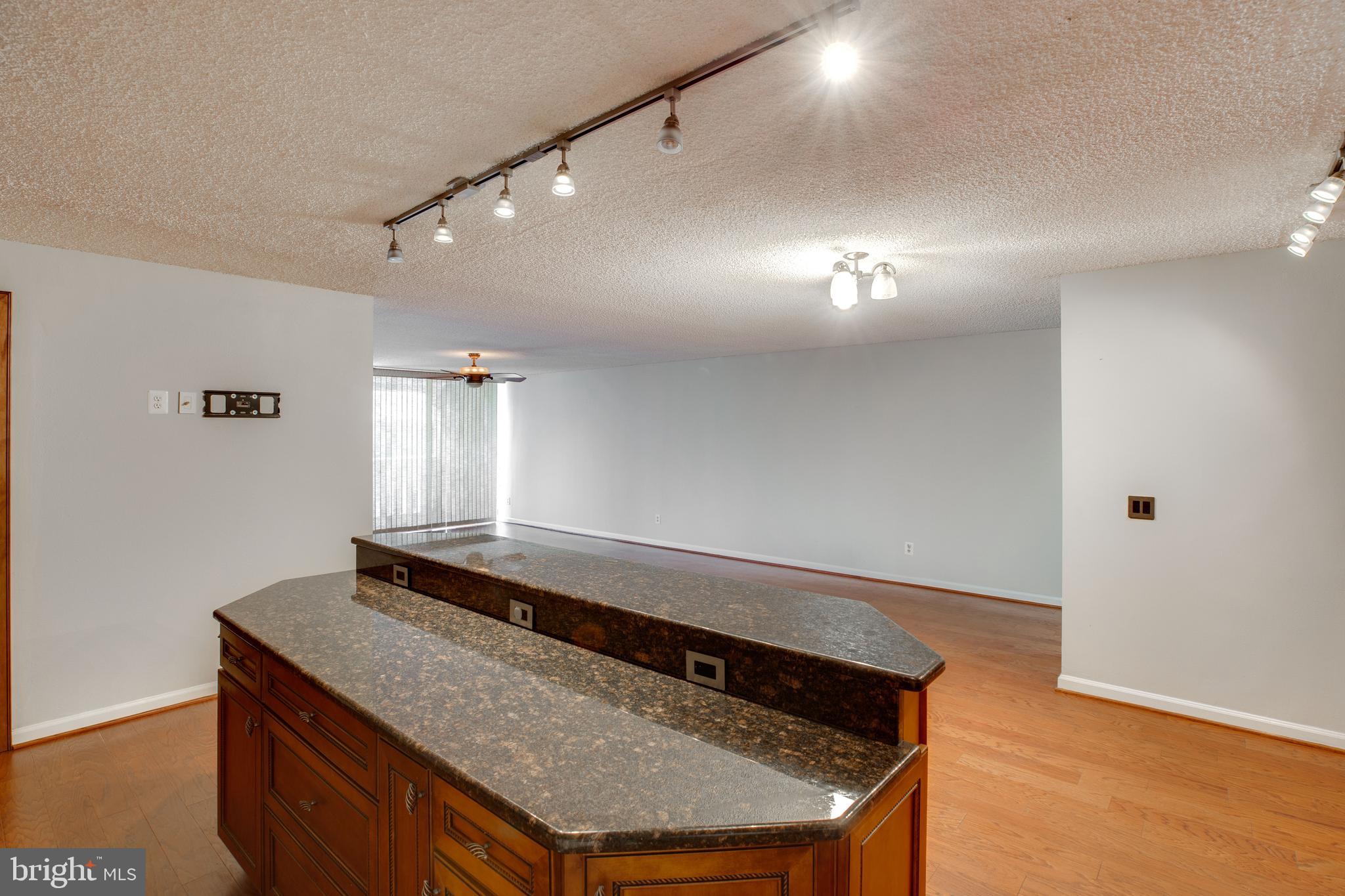 6101 Edsall Road, Unit 807 Alexandria, VA 22304 - Photo 14 of 34