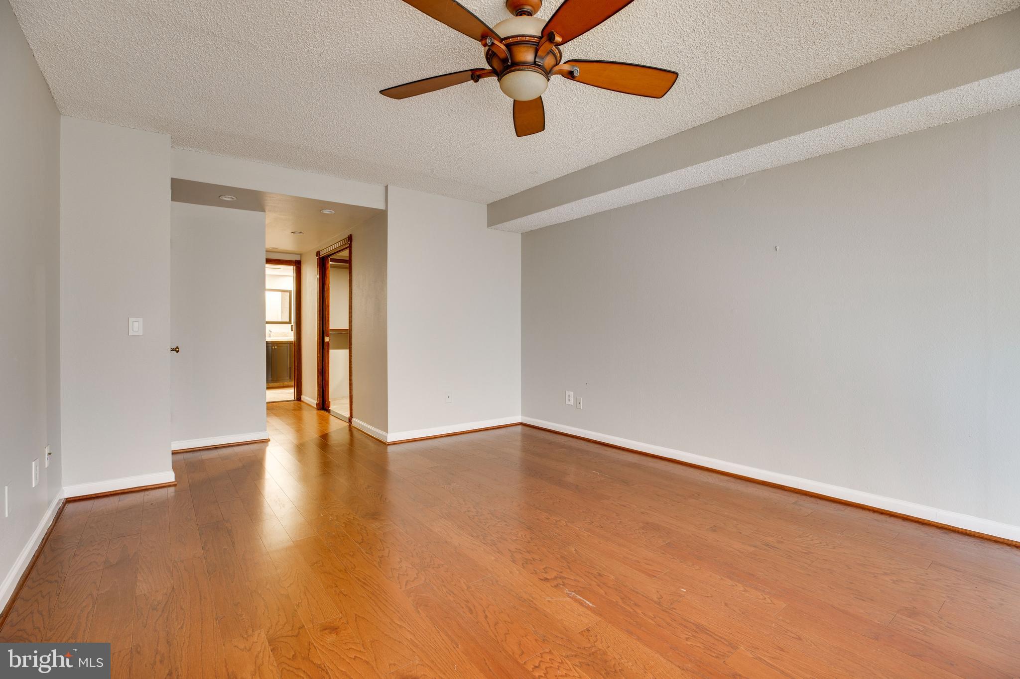 6101 Edsall Road, Unit 807 Alexandria, VA 22304 - Photo 21 of 34
