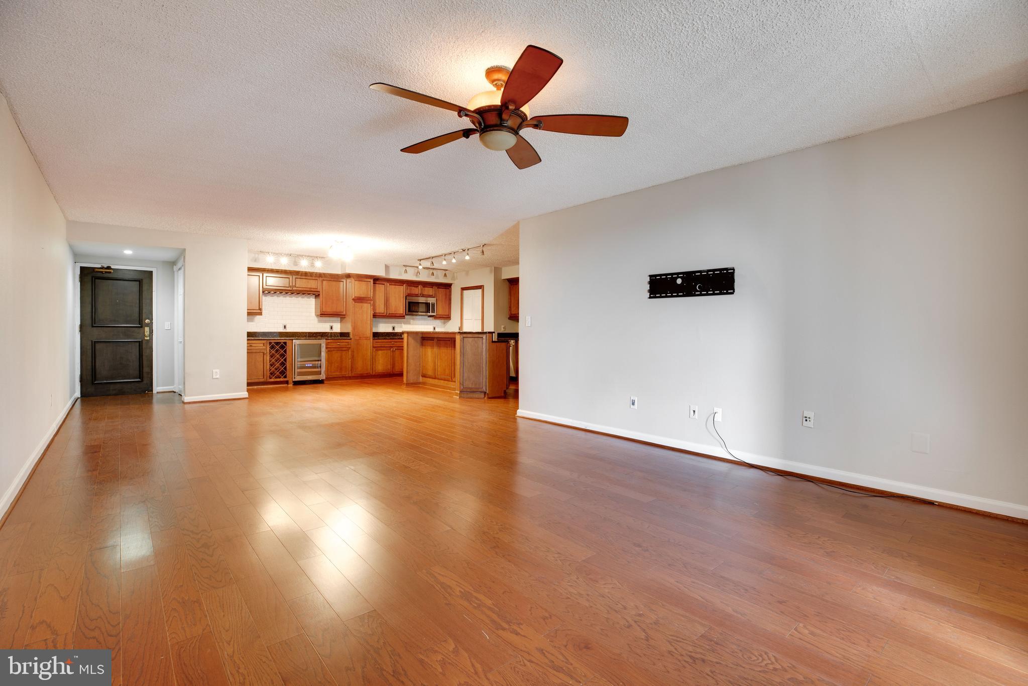 6101 Edsall Road, Unit 807 Alexandria, VA 22304 - Photo 5 of 34