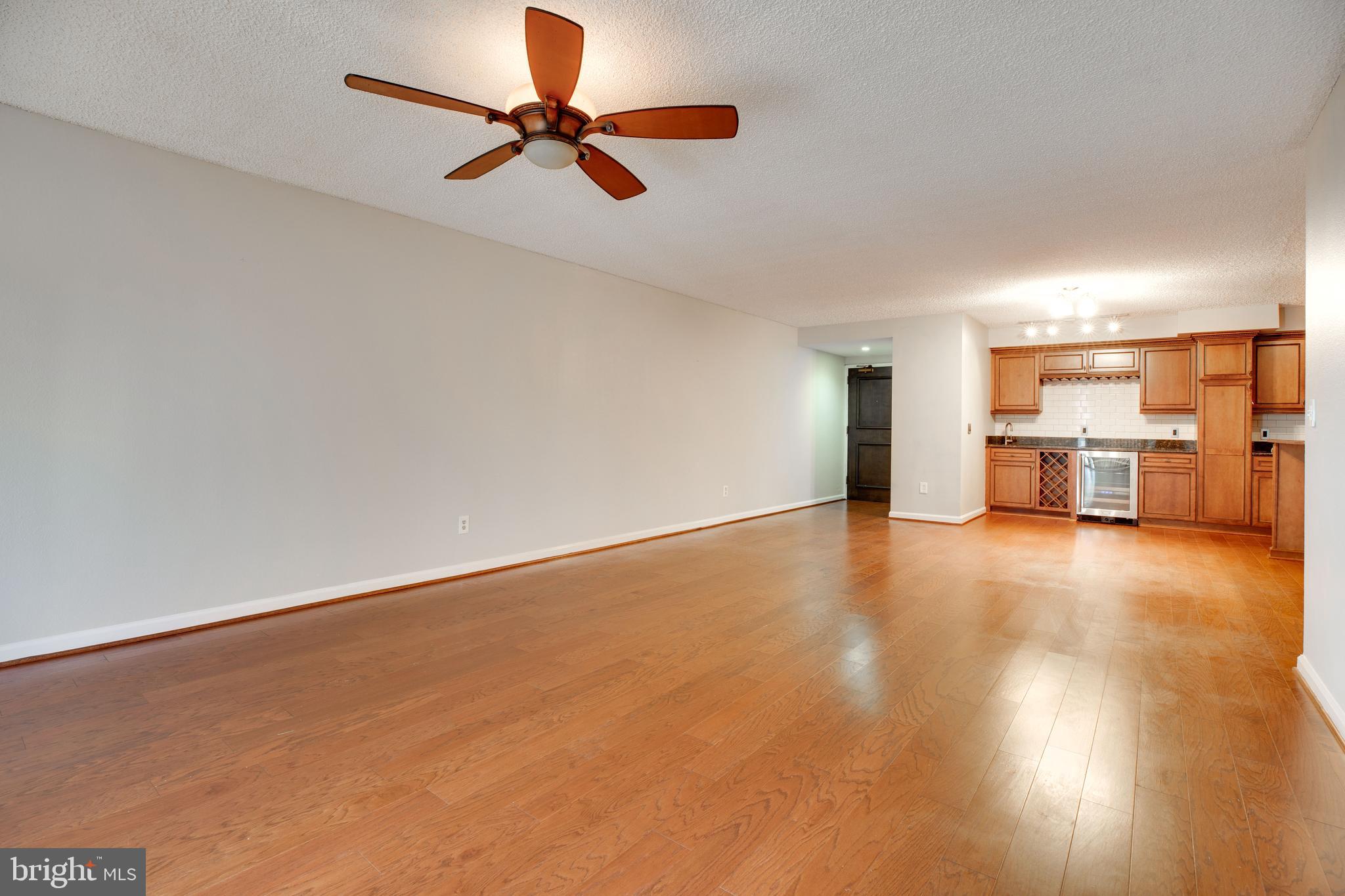 6101 Edsall Road, Unit 807 Alexandria, VA 22304 - Photo 6 of 34