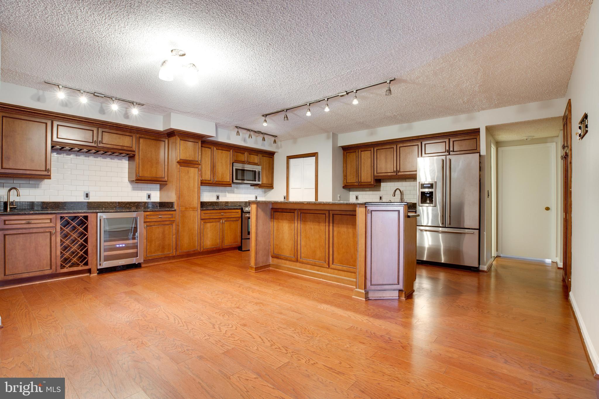 6101 Edsall Road, Unit 807 Alexandria, VA 22304 - Photo 7 of 34