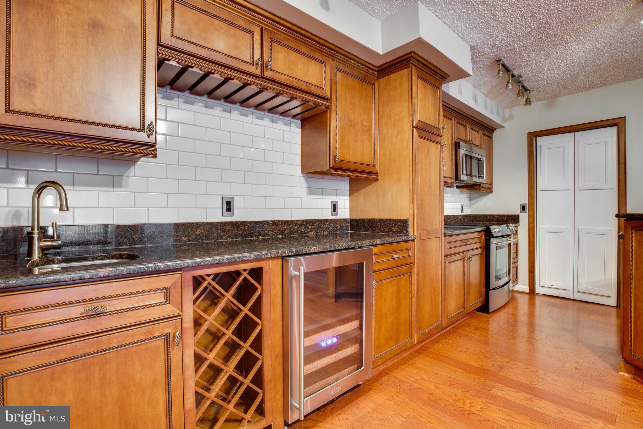 6101 Edsall Road, Unit 807 Alexandria, VA 22304 - Photo 8 of 34