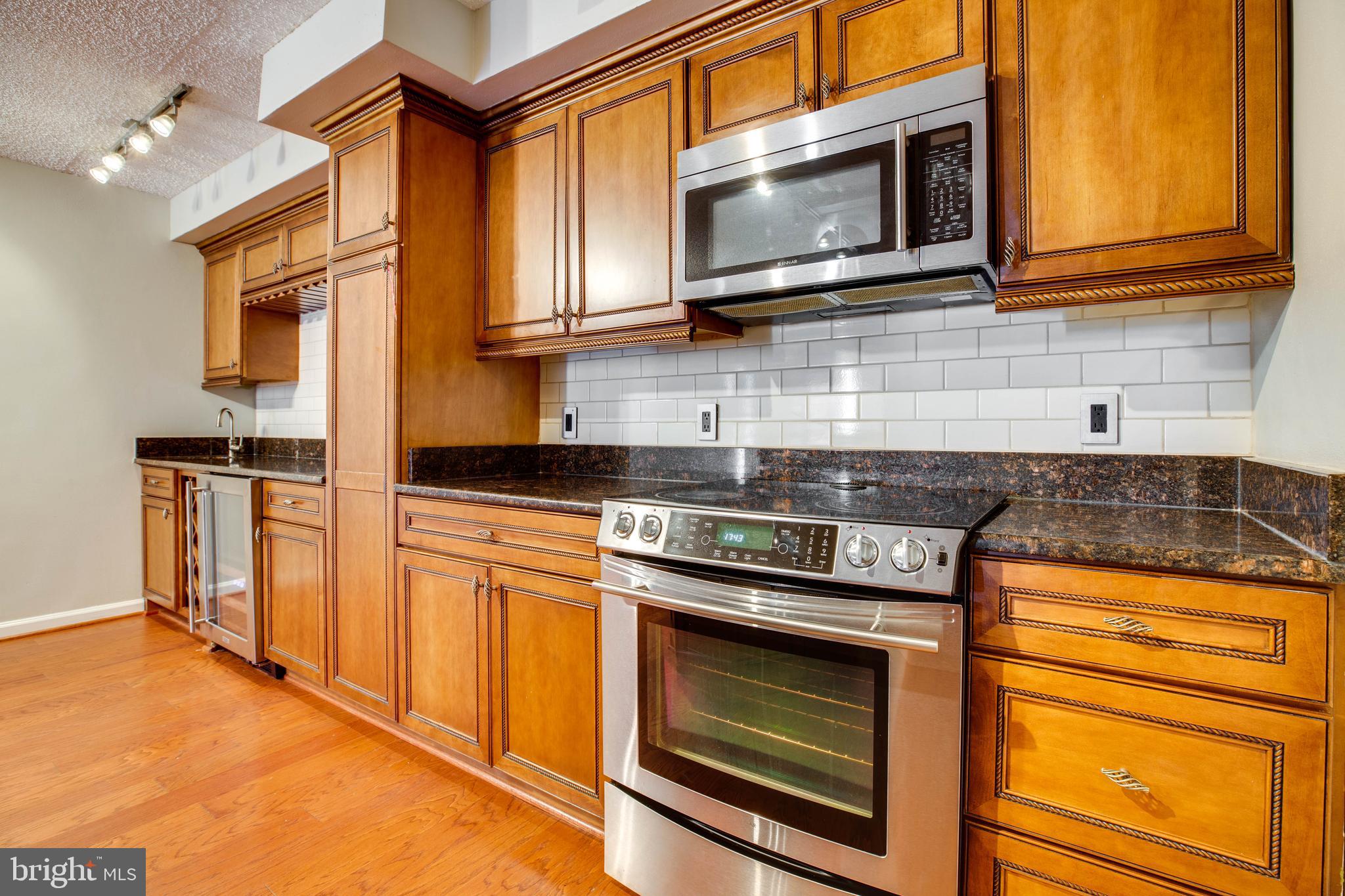 6101 Edsall Road, Unit 807 Alexandria, VA 22304 - Photo 9 of 34