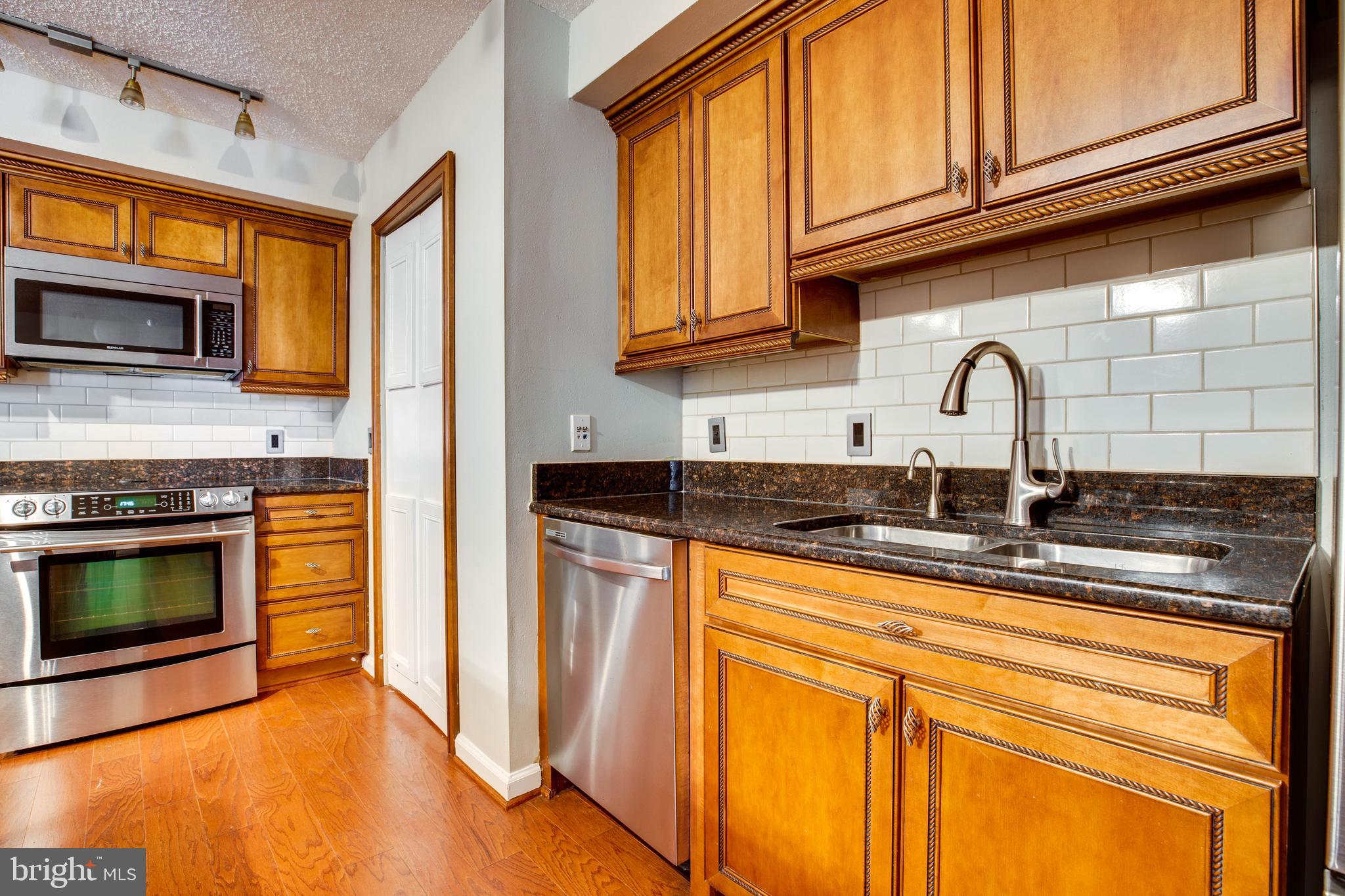6101 Edsall Road, Unit 807 Alexandria, VA 22304 - Photo 10 of 34