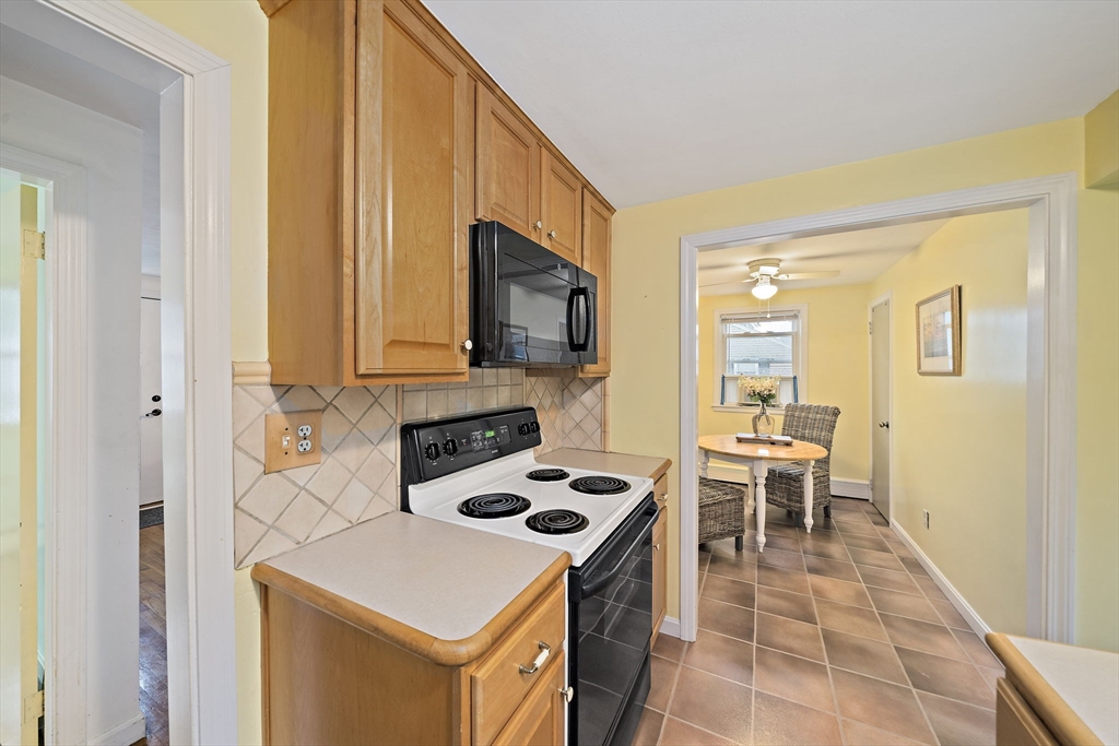38 Roseen Road Holbrook, MA 02343 - Photo 8 of 34 Gallery Image 8
