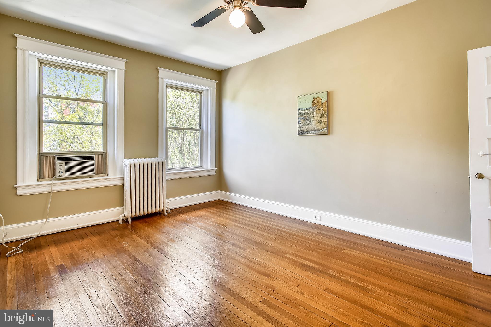 2724 Ontario Road Northwest Washington, DC 20009 - Photo 42 of 93 Large Front Br 11' 3" x 15' 4"