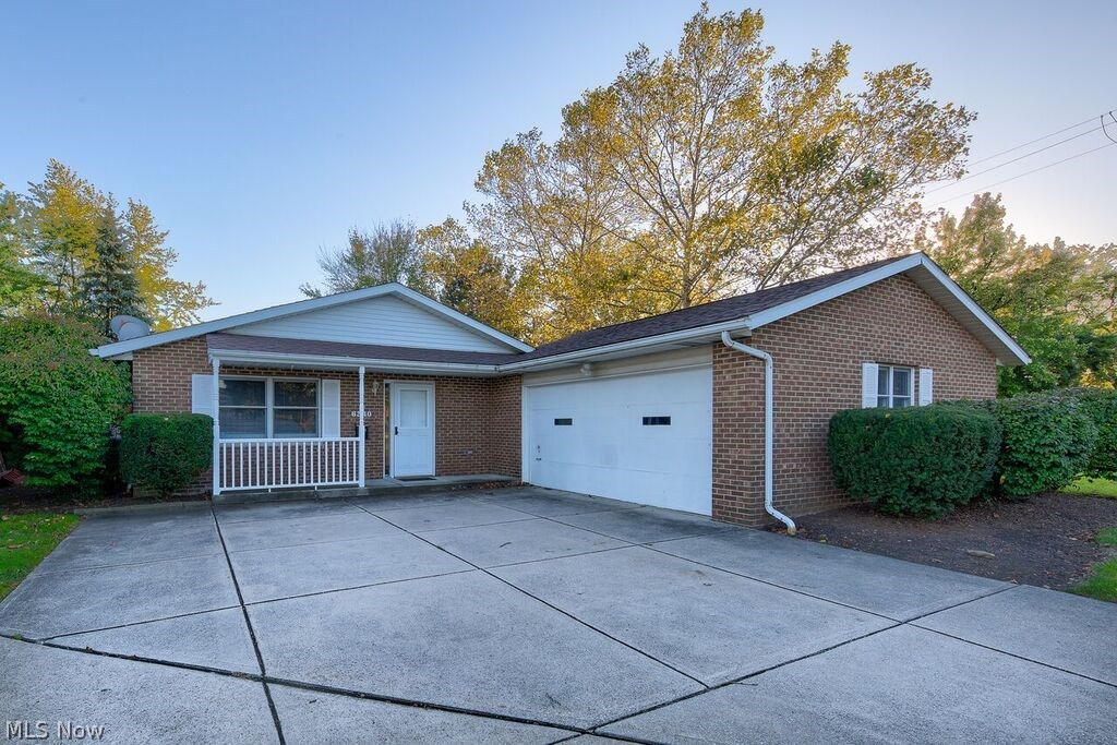 ALL BRICK RANCH. 2 CAR SIDE ENTRY GARAGE