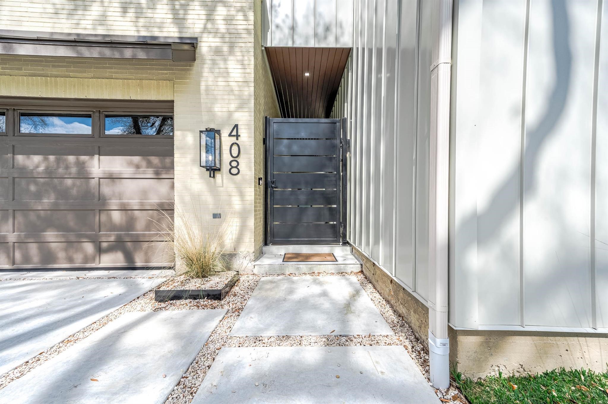 408 West 30th Street Houston, TX 77018 - Photo 3 of 40
