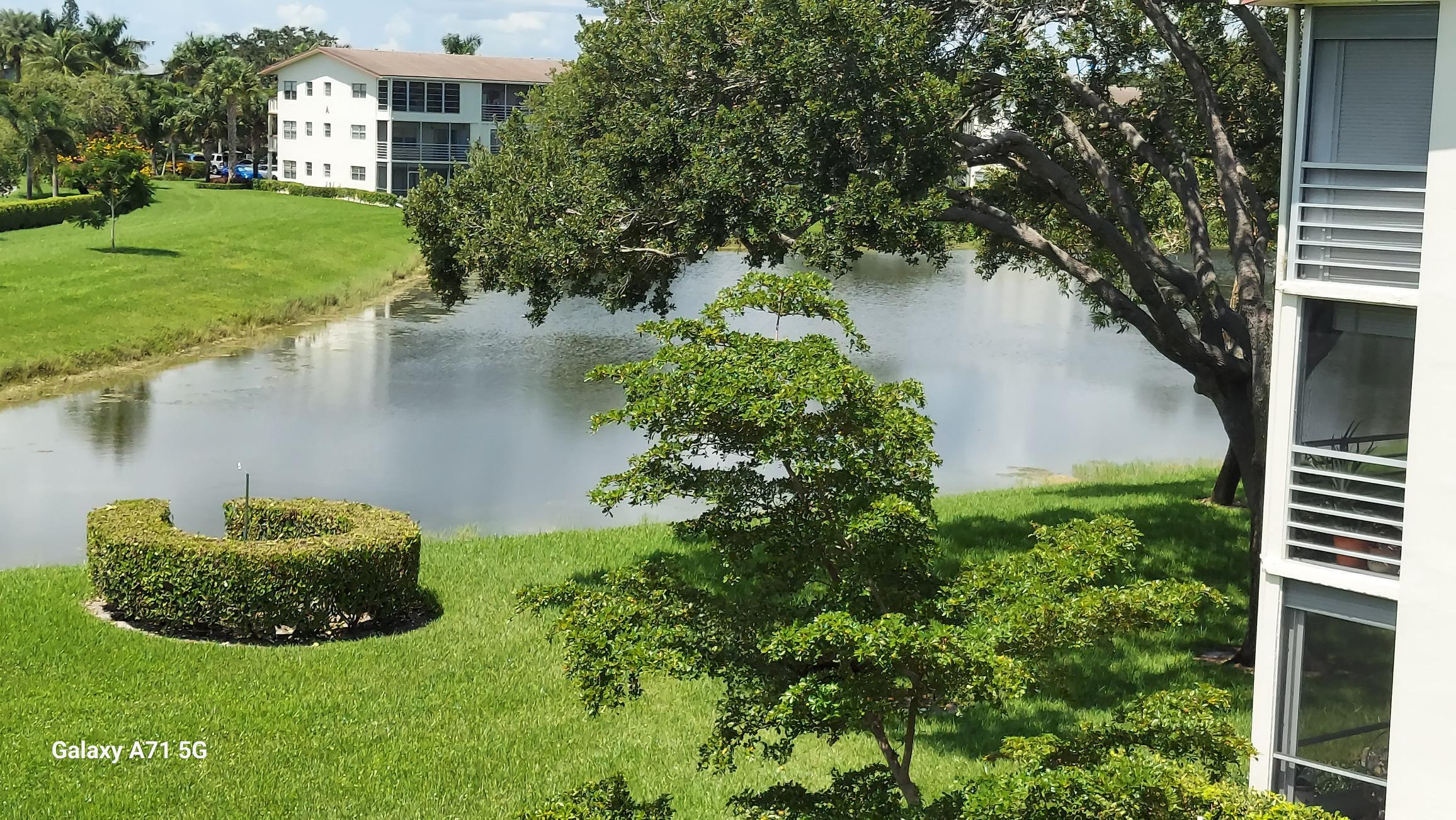 160 Preston Way Boca Raton, FL 33434 - Photo 4 of 26 20240909_131351