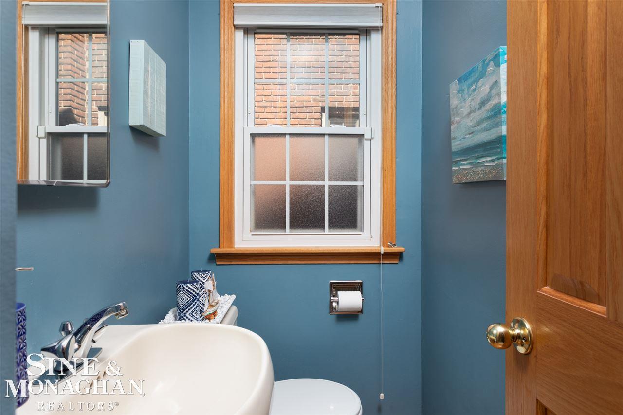 1489 Hampton Road Grosse Pointe Woods, MI 48236 - Photo 11 of 16