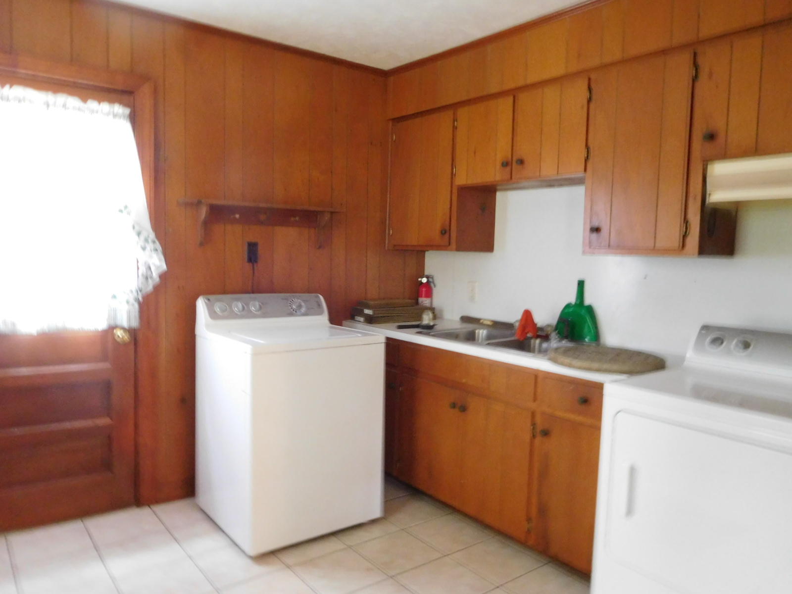 948 Pinebluff Lake Road Aberdeen, NC 28315 - Photo 16 of 28 Kitchenette or Laundry