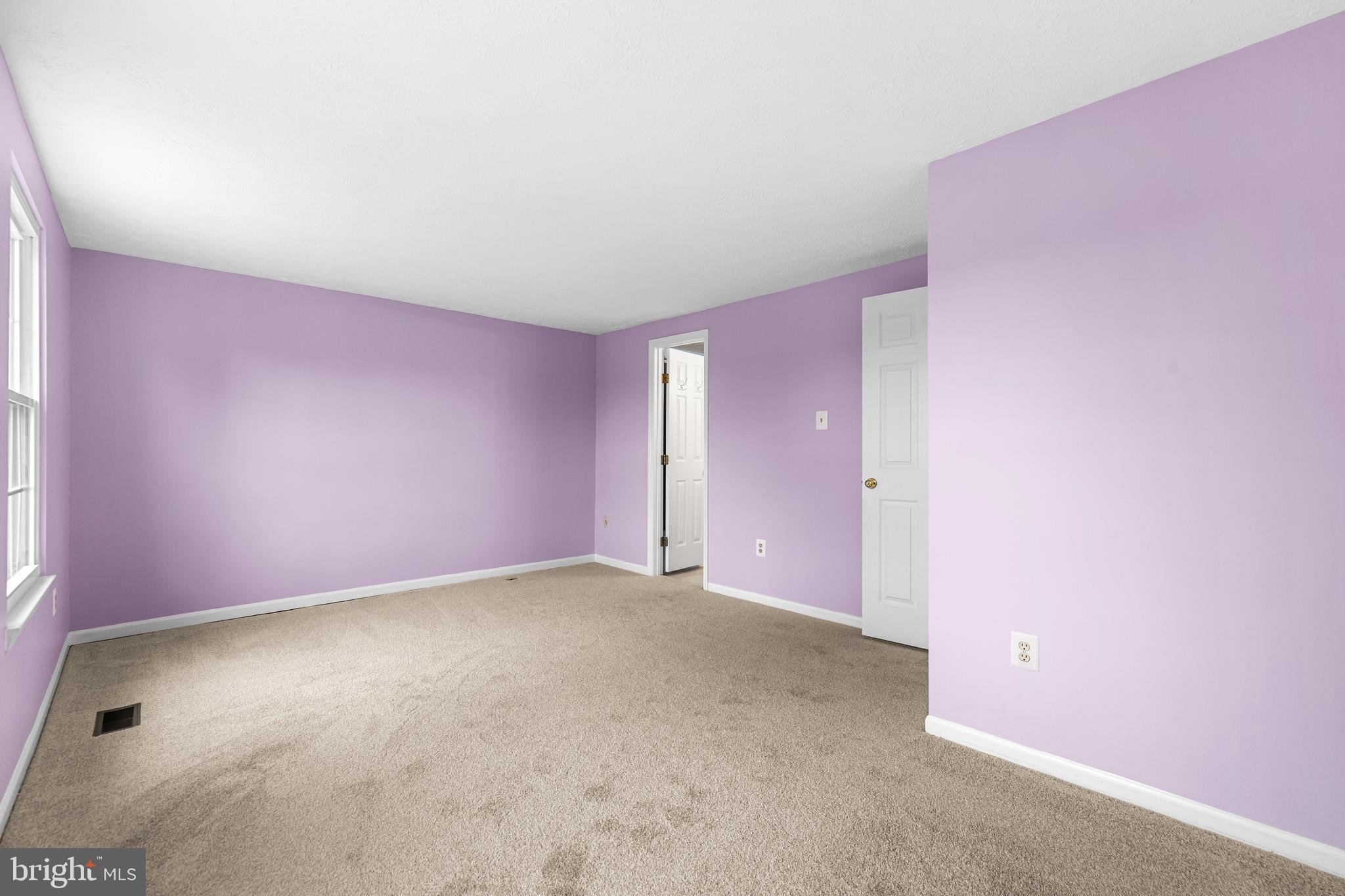 3790 Timahoe Circle Baltimore, MD 21236 - Photo 13 of 33 an empty room with a window