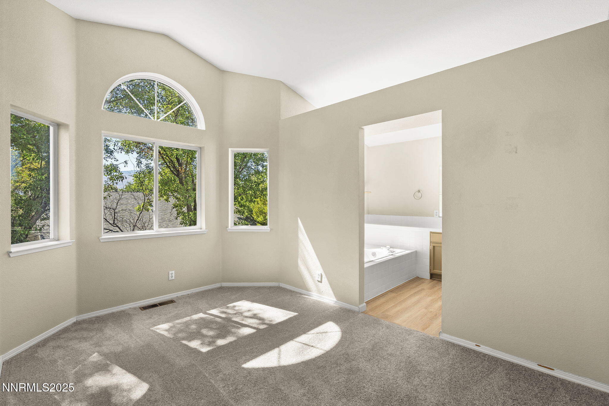 5830 Blue Horizon Drive Reno, NV 89523 - Photo 26 of 41 an empty room with windows